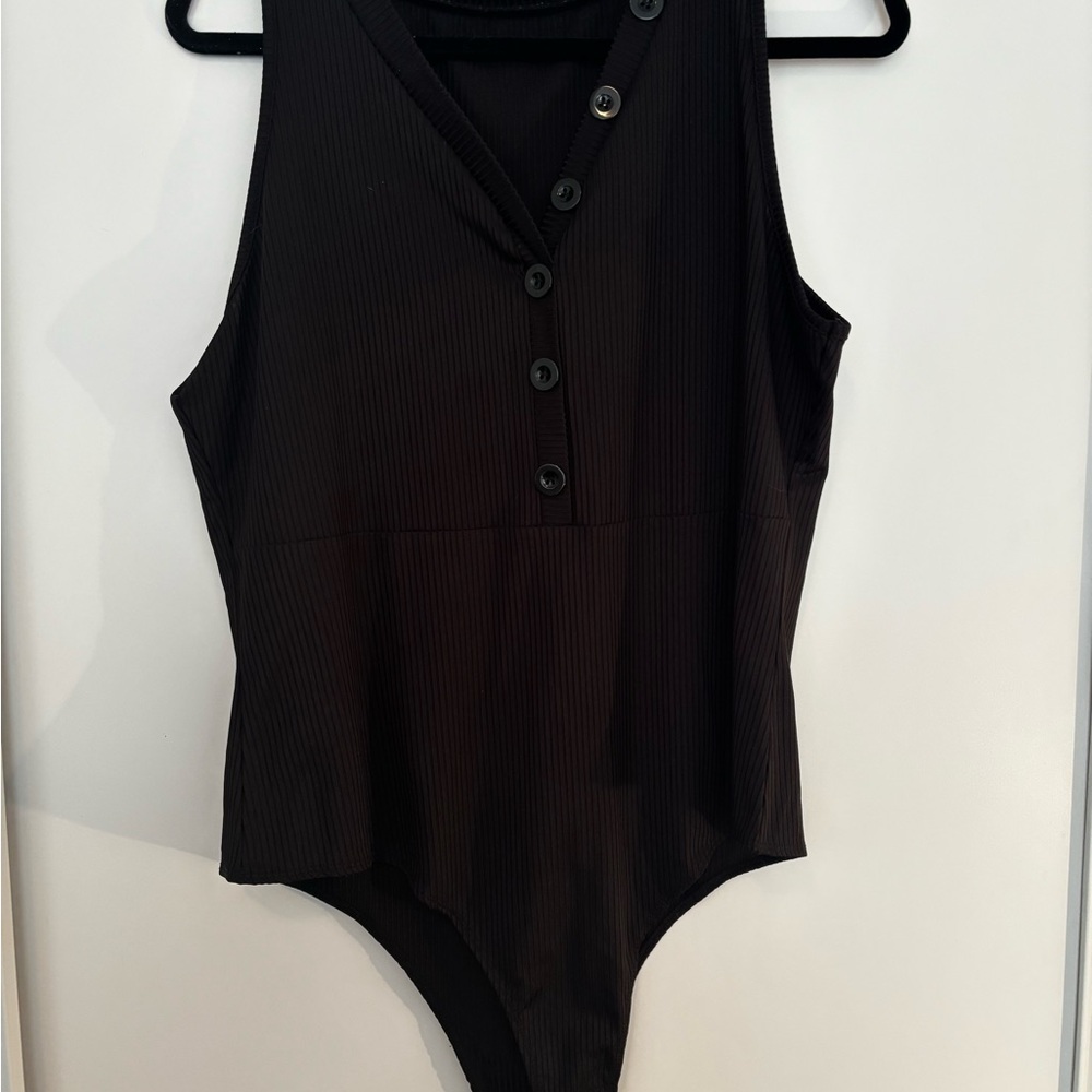 BNWOT Black V-Neck Sleeveless Bodysuit